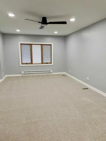 $3,500 | 1310 Somerset Lane, Schaumburg, IL 60193