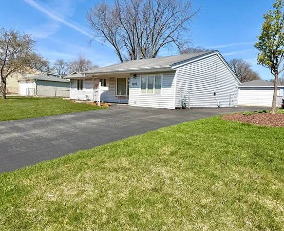 $3,500 | 1310 Somerset Lane, Schaumburg, IL 60193
