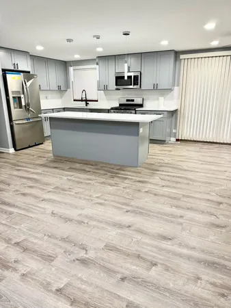 $3,500 | 1310 Somerset Lane, Schaumburg, IL 60193