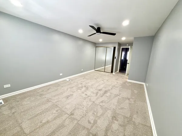 $3,500 | 1310 Somerset Lane, Schaumburg, IL 60193