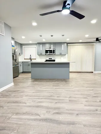 $3,500 | 1310 Somerset Lane, Schaumburg, IL 60193