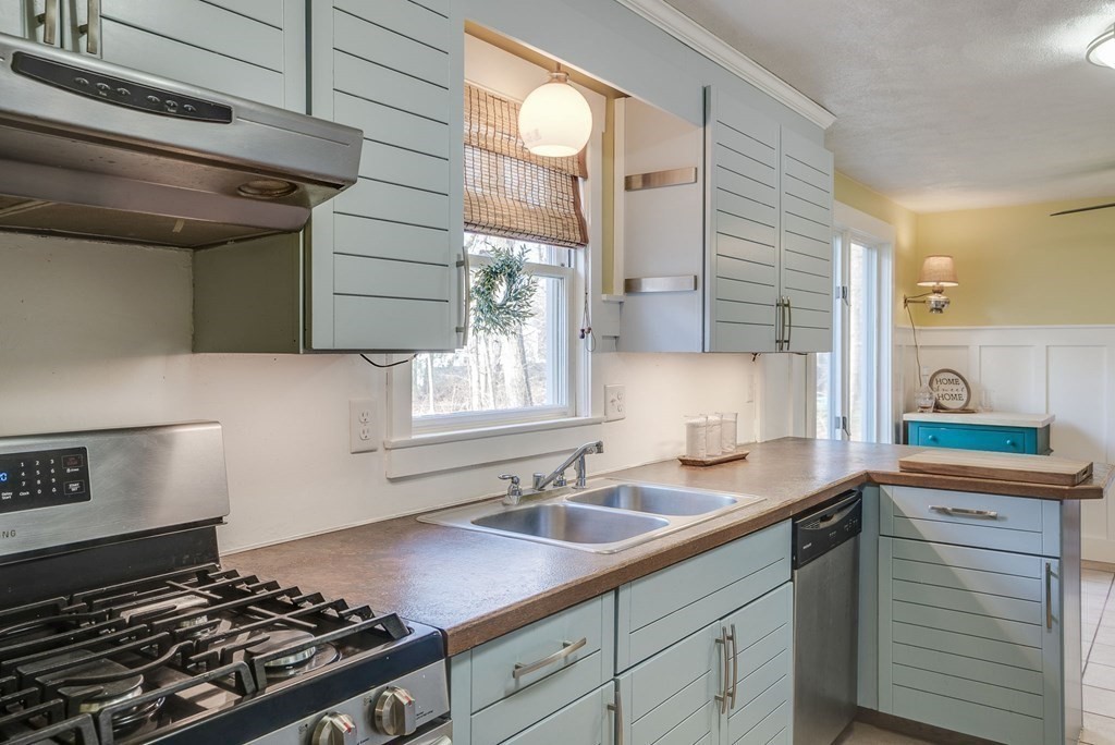 22 John Robinson Road Hudson, MA 01749 - Photo 13 of 35 Gallery Image 13