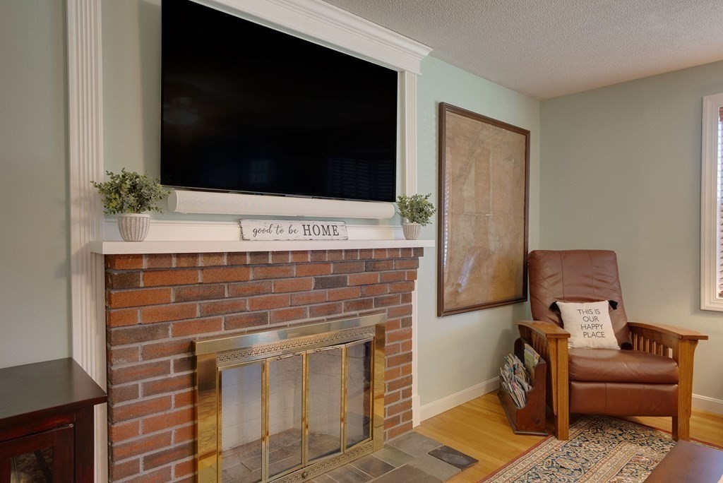 22 John Robinson Road Hudson, MA 01749 - Photo 8 of 35 Gallery Image 8