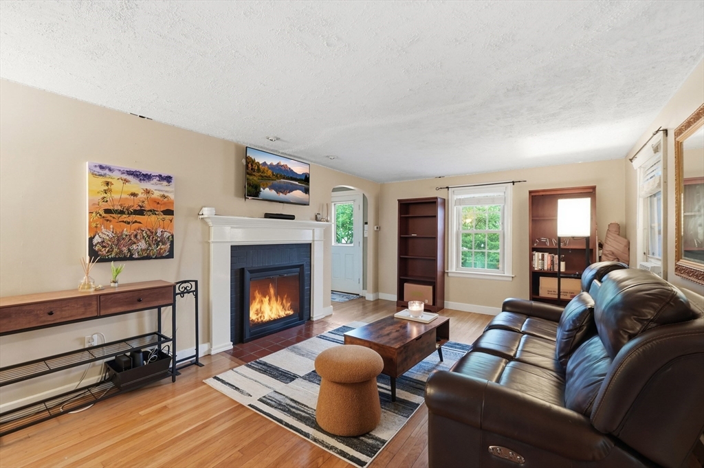 154 Barnard Road Worcester, MA 01605 - Photo 7 of 29