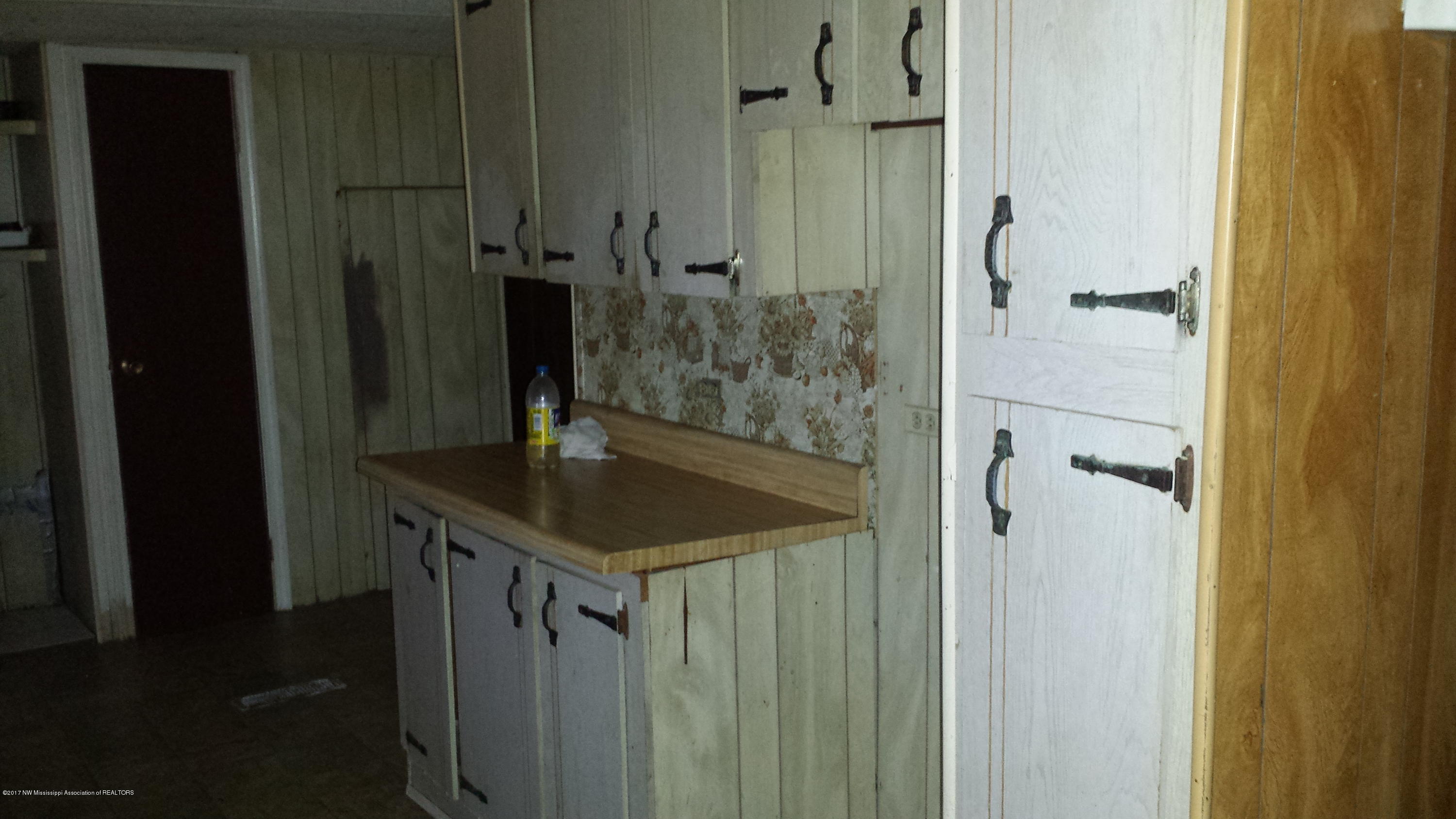 1035 Ales Road Batesville, MS 38606 - Photo 6 of 15 Kitchen 2