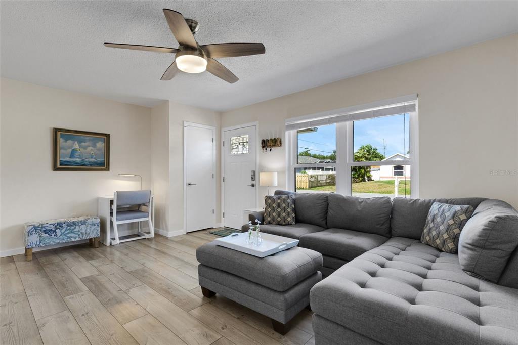 5231 Pompano Road Venice, FL 34293 - Photo 11 of 31