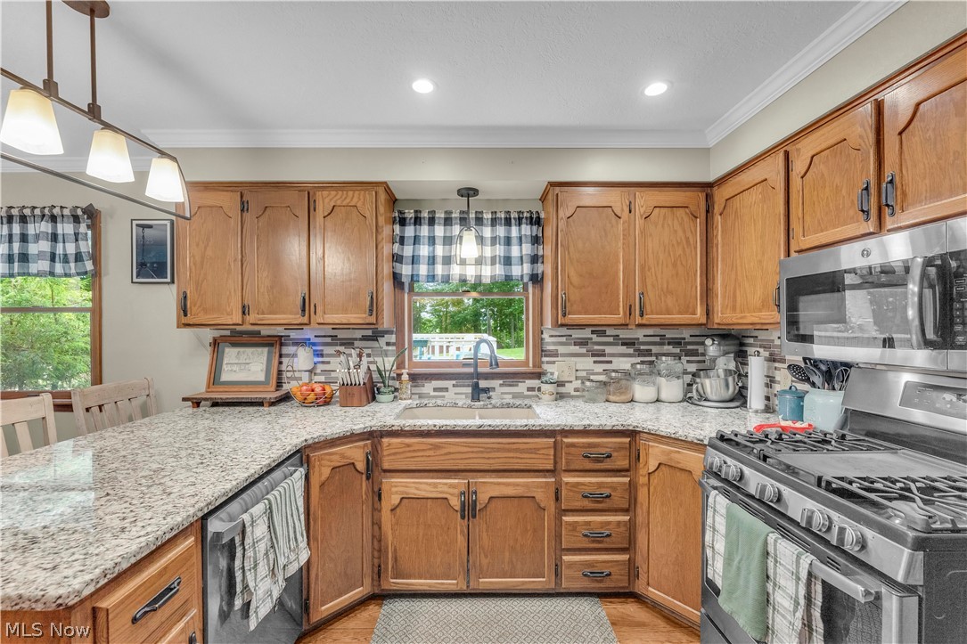 408 River Road Canal Fulton, OH 44614 - Photo 11 of 42 Kitchen