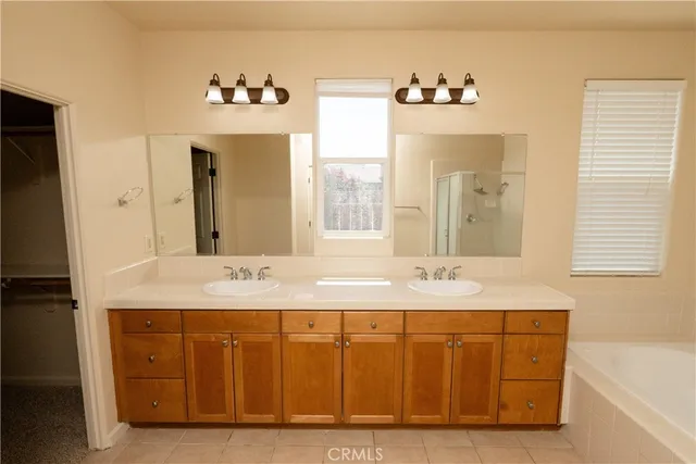 $559,000 | 8185 Lake Shore Drive, Chowchilla, CA 93610