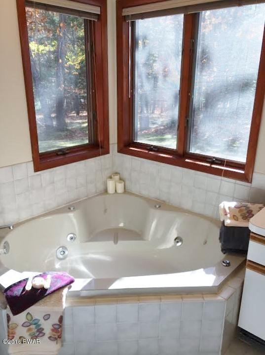 108 Old Farm Road Milford, PA 18337 - Photo 6 of 32 MBA