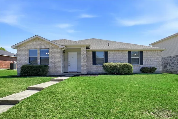 $2,150 | 1693 Westbury Drive, Rockwall, TX 75032