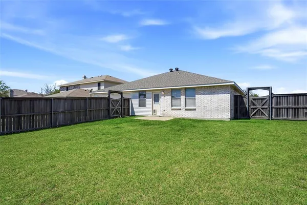 $2,150 | 1693 Westbury Drive, Rockwall, TX 75032