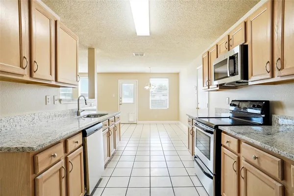 $2,150 | 1693 Westbury Drive, Rockwall, TX 75032