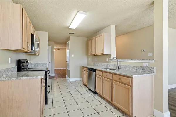 $2,150 | 1693 Westbury Drive, Rockwall, TX 75032