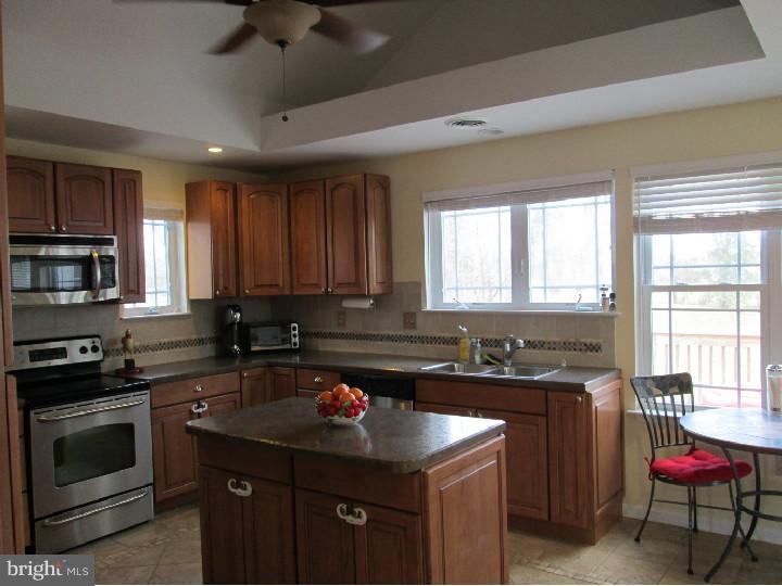 1103 Church Road Hatfield, PA 19440 - Photo 3 of 25 Kitchen