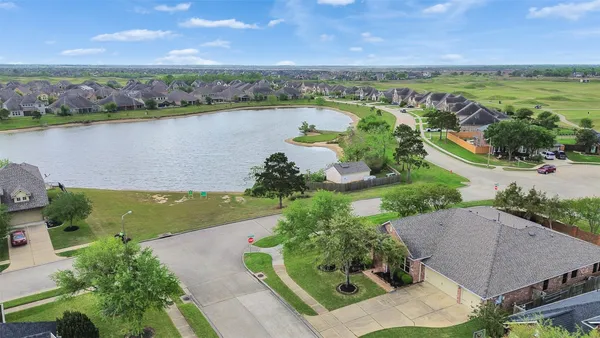 $525,000 | 2109 Noblewood Court, League City, TX 77573