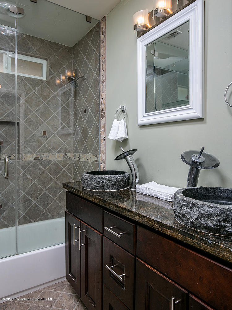 4384 Beulah Drive La Canada Flintridge, CA 91011 - Photo 10 of 15 4384 Beulah Dr 010-mls