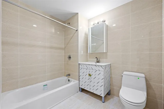 $699,000 | 91-23 Corona Avenue, Unit 2F | Elmhurst