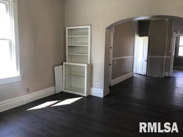 1011 South College Street Springfield, IL 62704 - Photo 3 of 13 Gallery Image 3