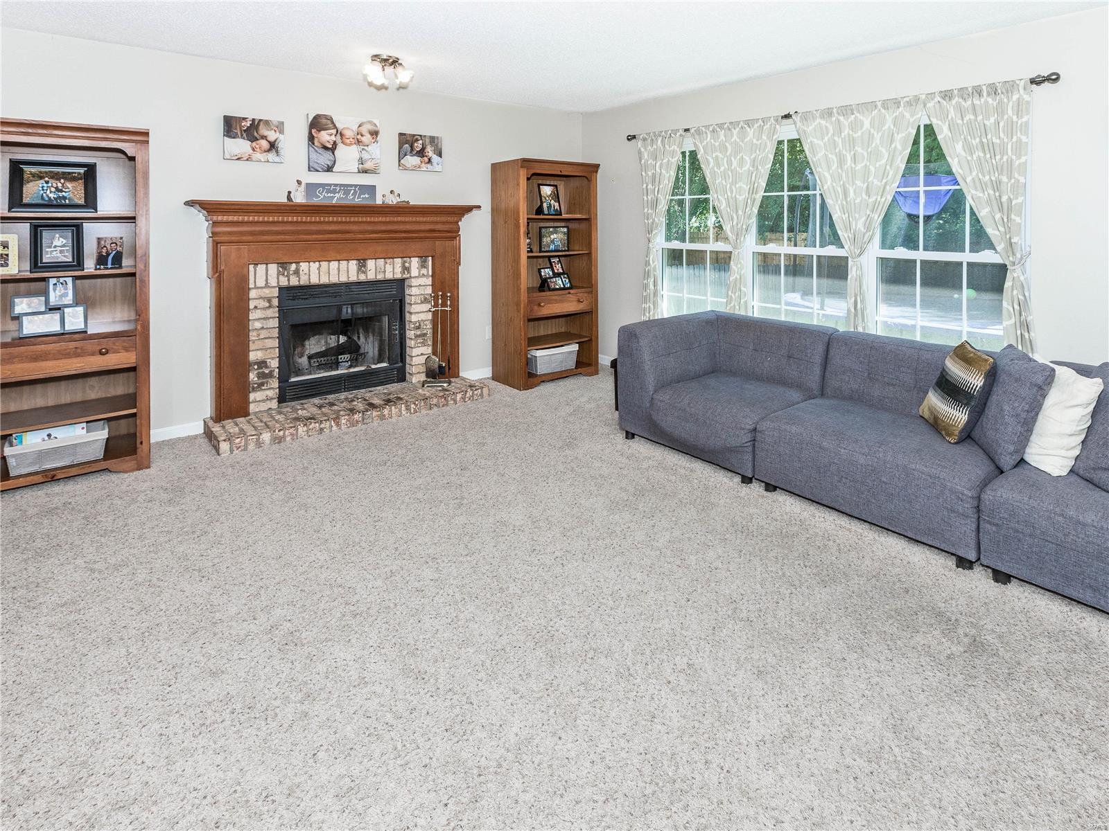 1045 Woods Way O'Fallon, IL 62269 - Photo 4 of 46