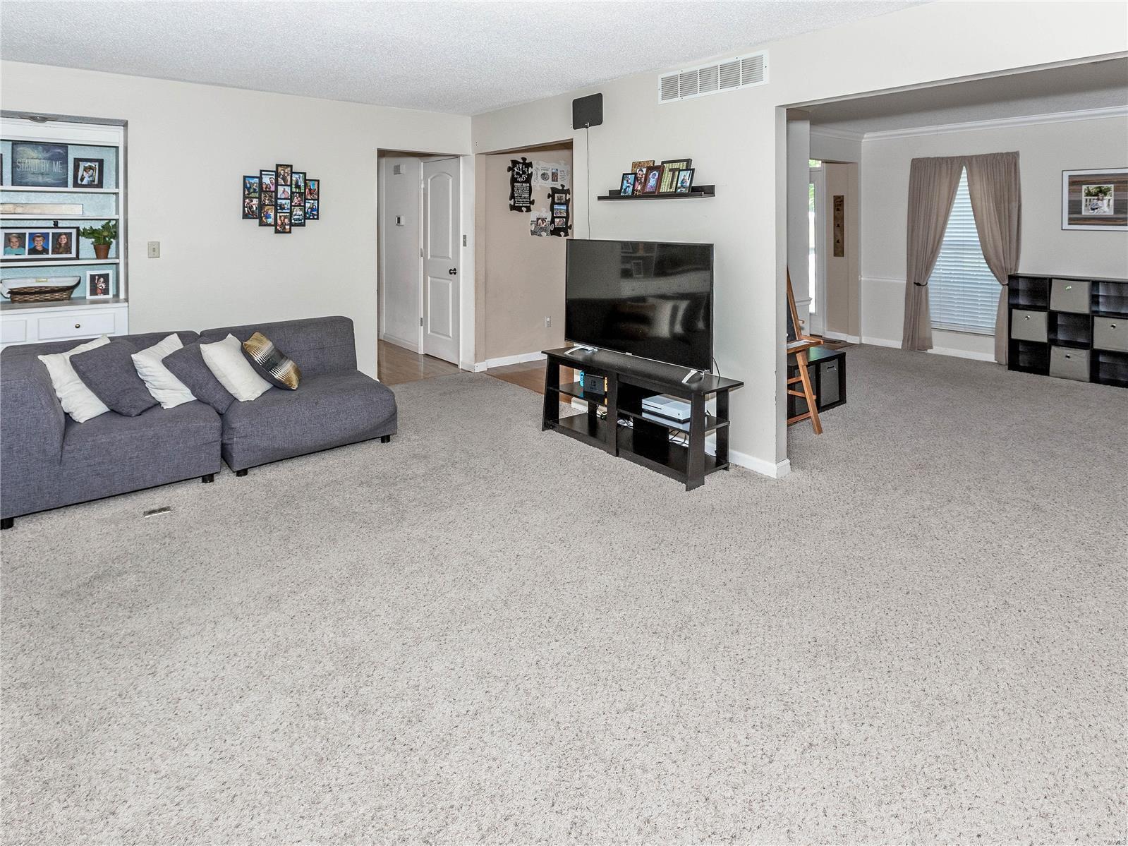 1045 Woods Way O'Fallon, IL 62269 - Photo 7 of 46