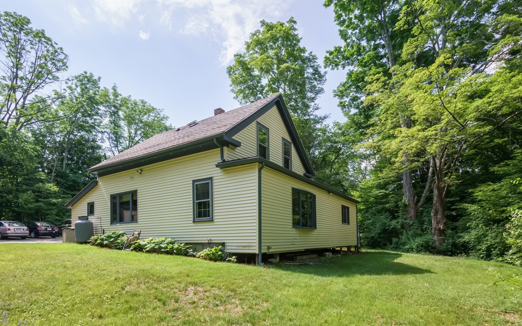 49 Webb Street Middleton, MA 01949 - Photo 4 of 23 Gallery Image 4