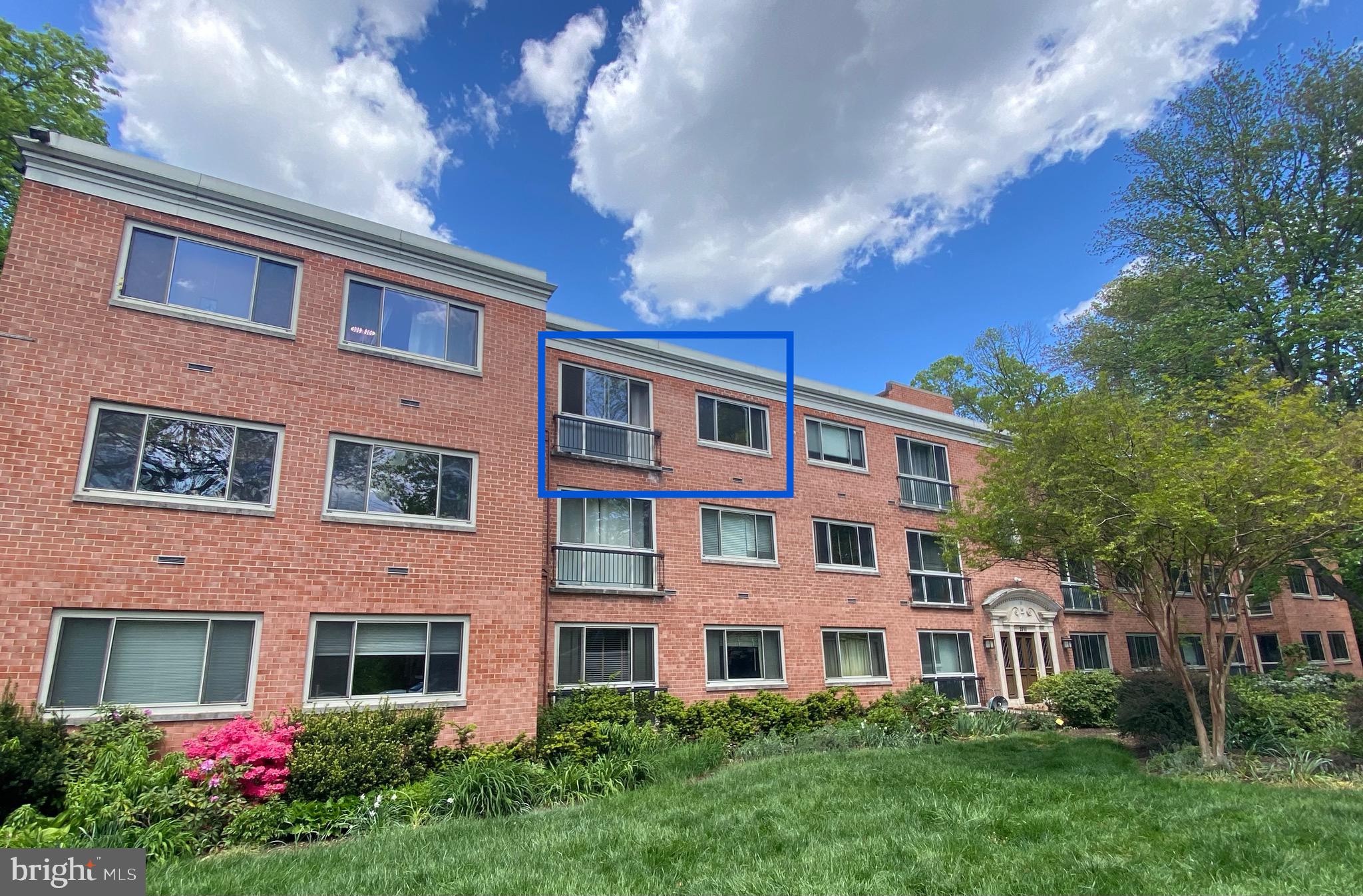 2711 Ordway Street Northwest, Unit 302 Washington, DC 20008 - Photo 2 of 47