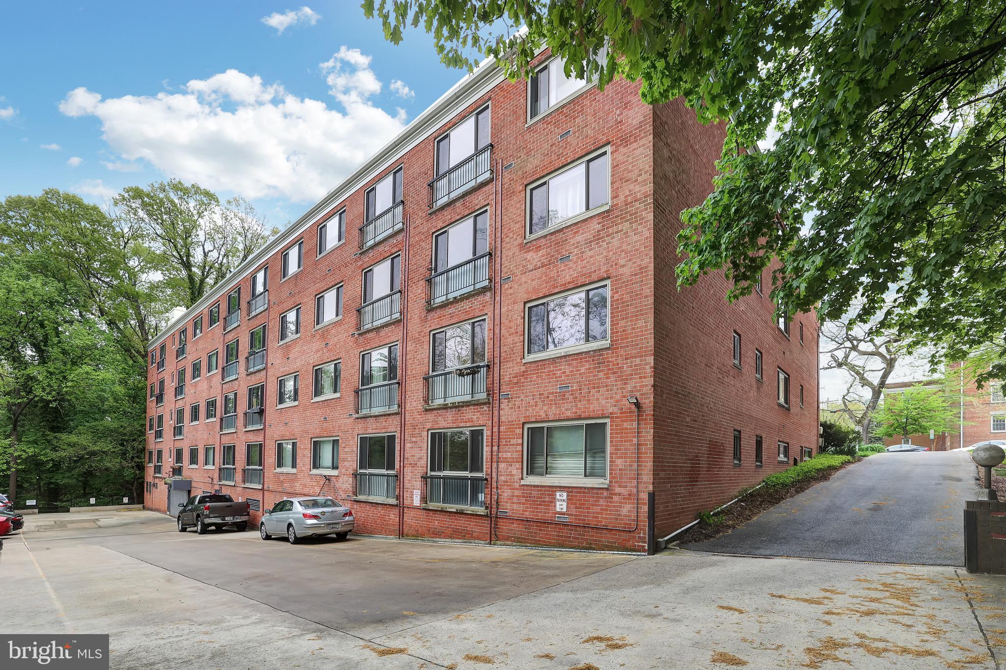 2711 Ordway Street Northwest, Unit 302 Washington, DC 20008 - Photo 34 of 47