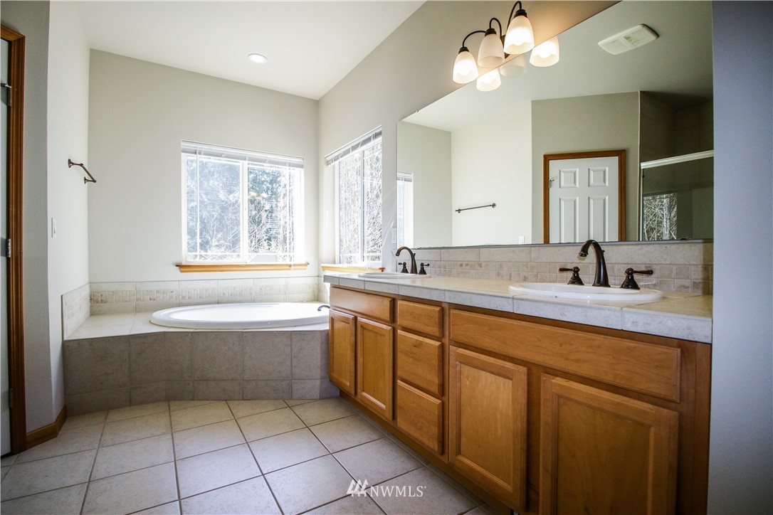 210 Wilson Road Northwest Olympia, WA 98502 - Photo 16 of 24 Gallery Image 16