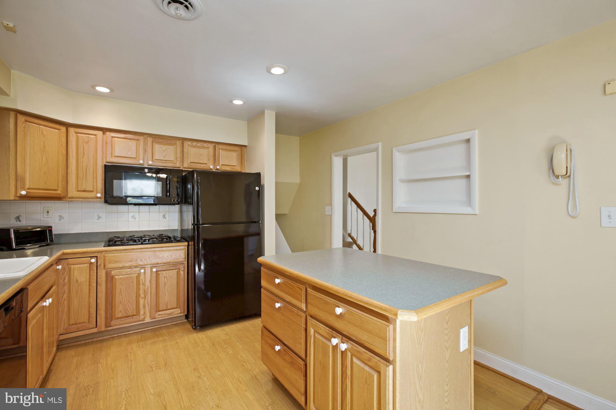 1921 Clifden Road Baltimore, MD 21228 - Photo 11 of 36 Kitchen