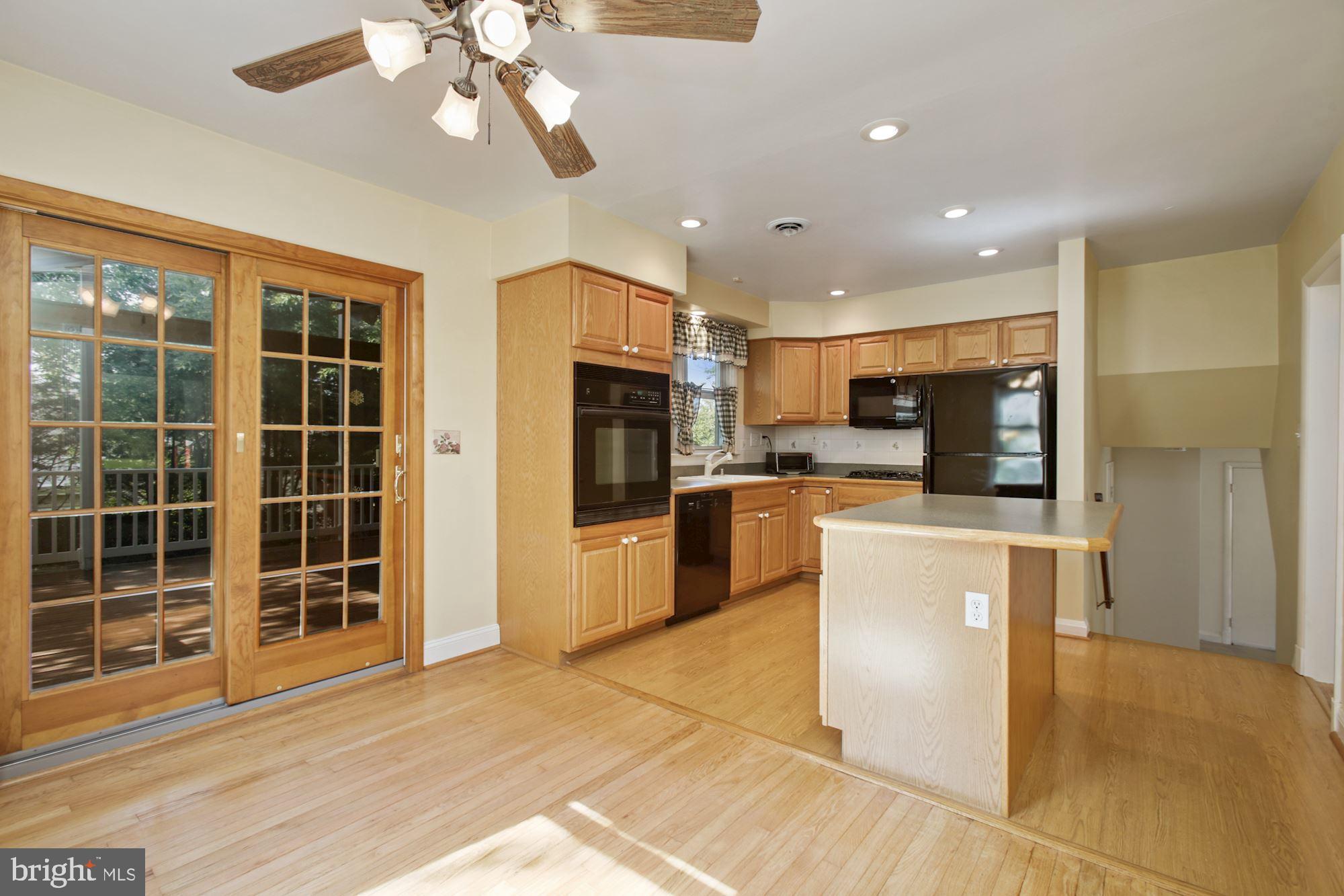 1921 Clifden Road Baltimore, MD 21228 - Photo 13 of 36 Kitchen/Dining Room
