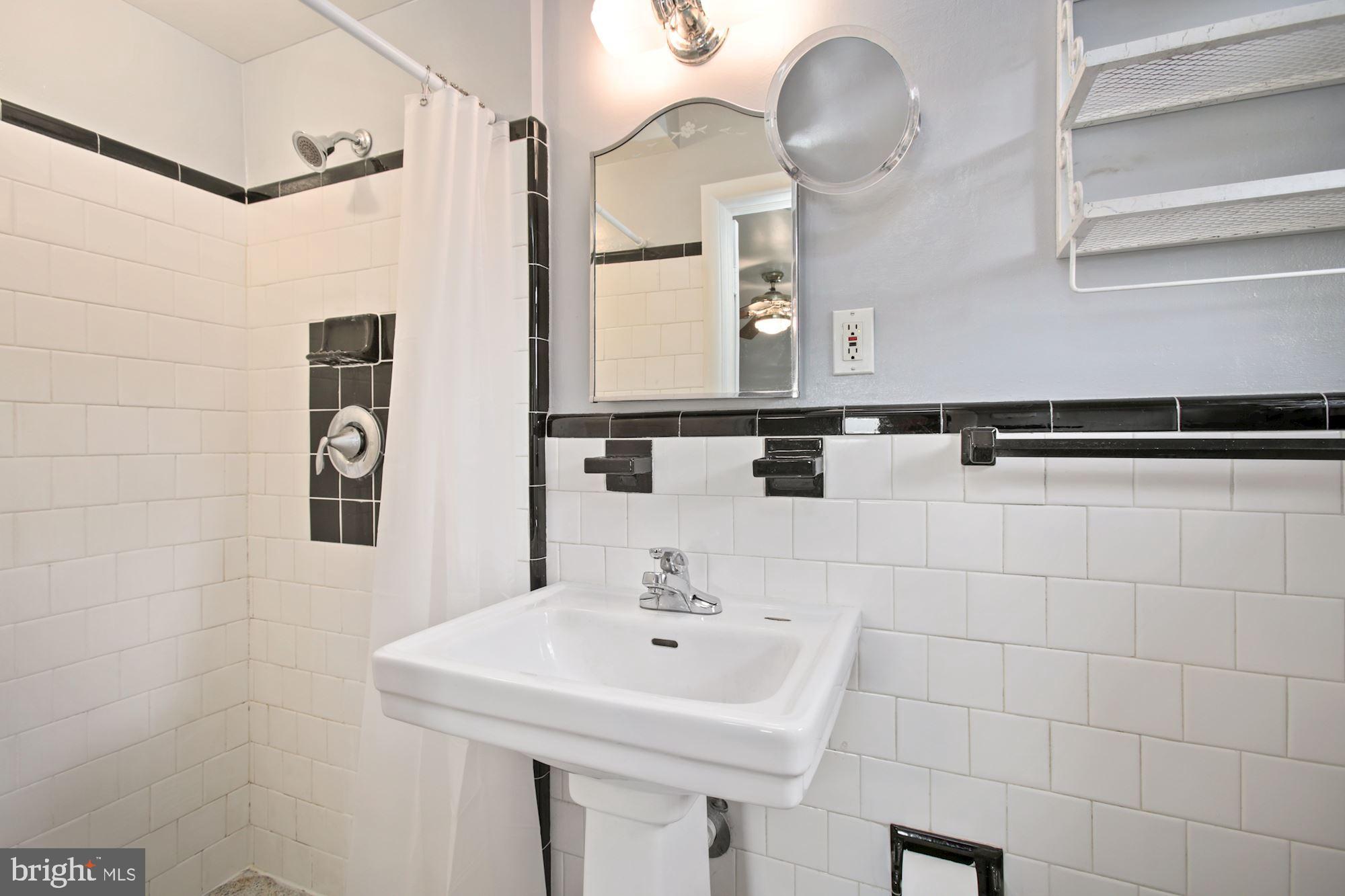 1921 Clifden Road Baltimore, MD 21228 - Photo 16 of 36 Master Bath