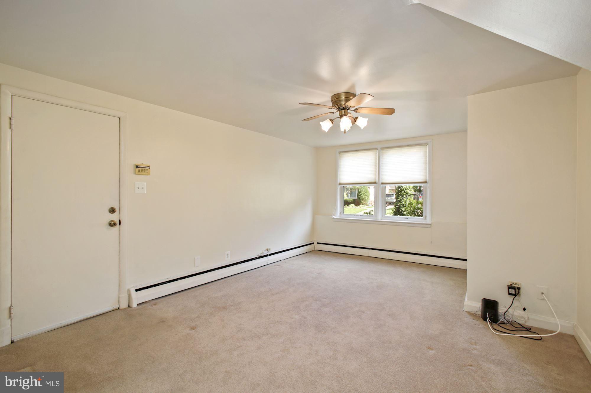 1921 Clifden Road Baltimore, MD 21228 - Photo 22 of 36 Family Room