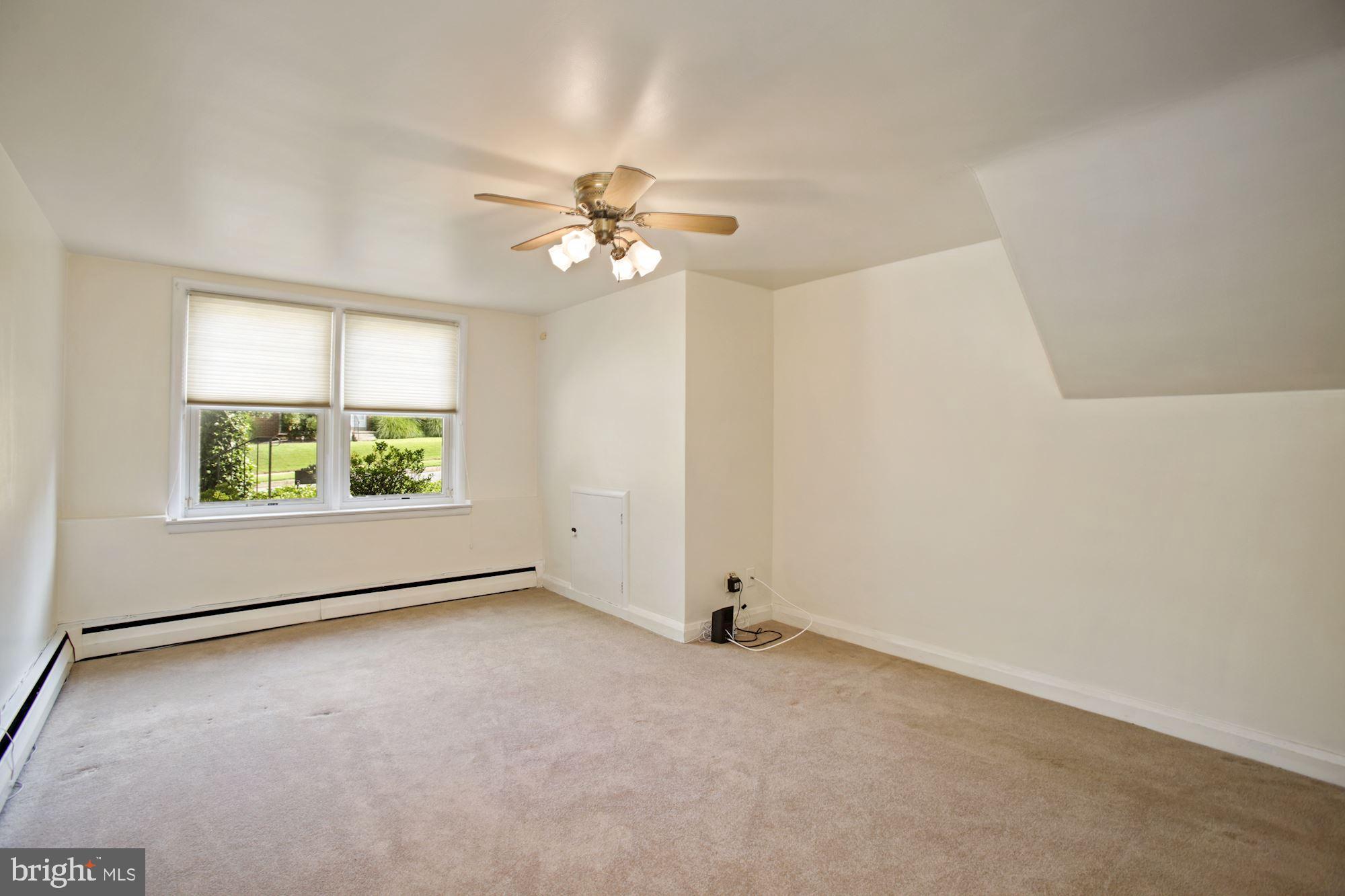 1921 Clifden Road Baltimore, MD 21228 - Photo 23 of 36 Family Room
