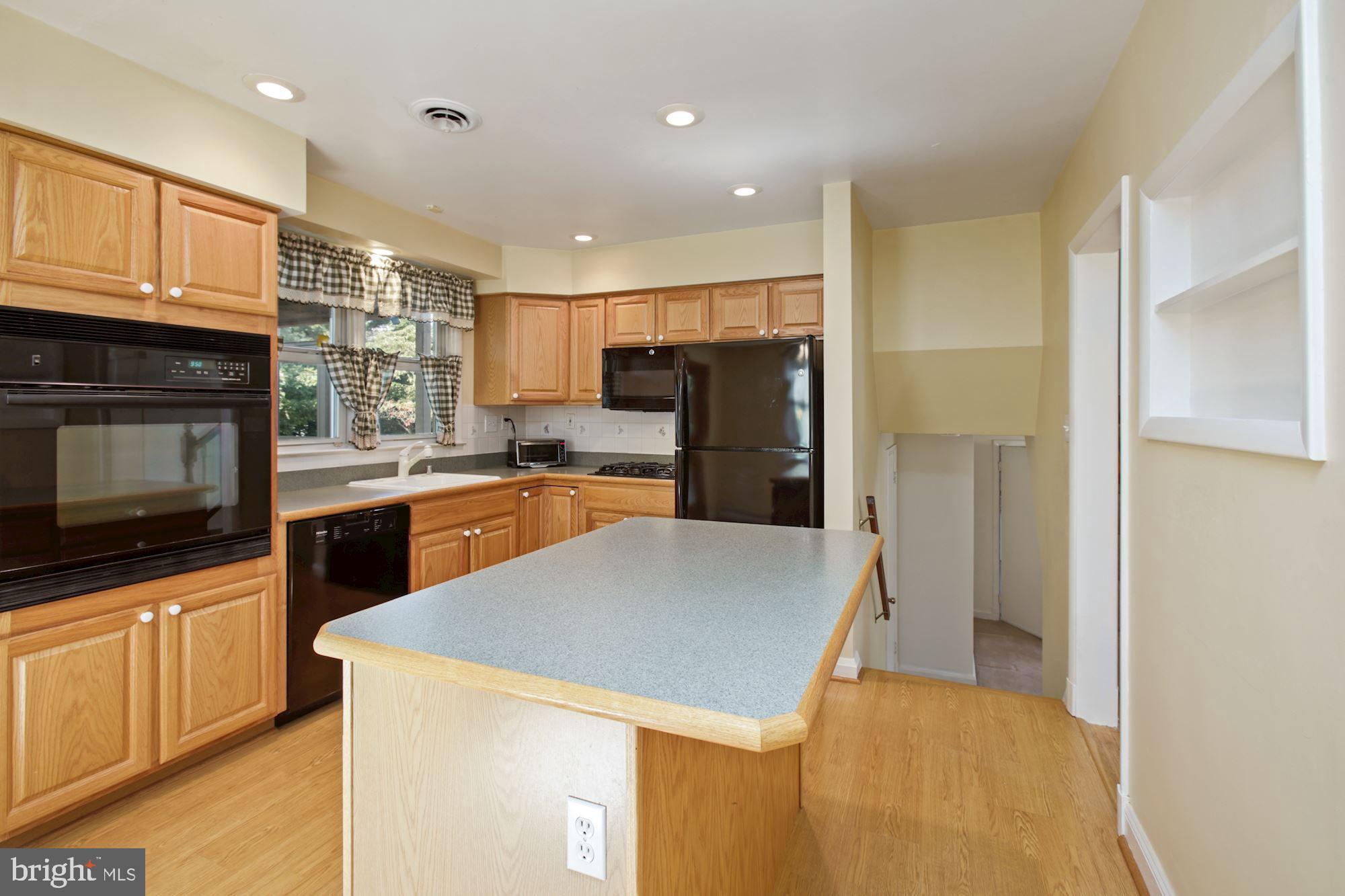 1921 Clifden Road Baltimore, MD 21228 - Photo 9 of 36 Kitchen