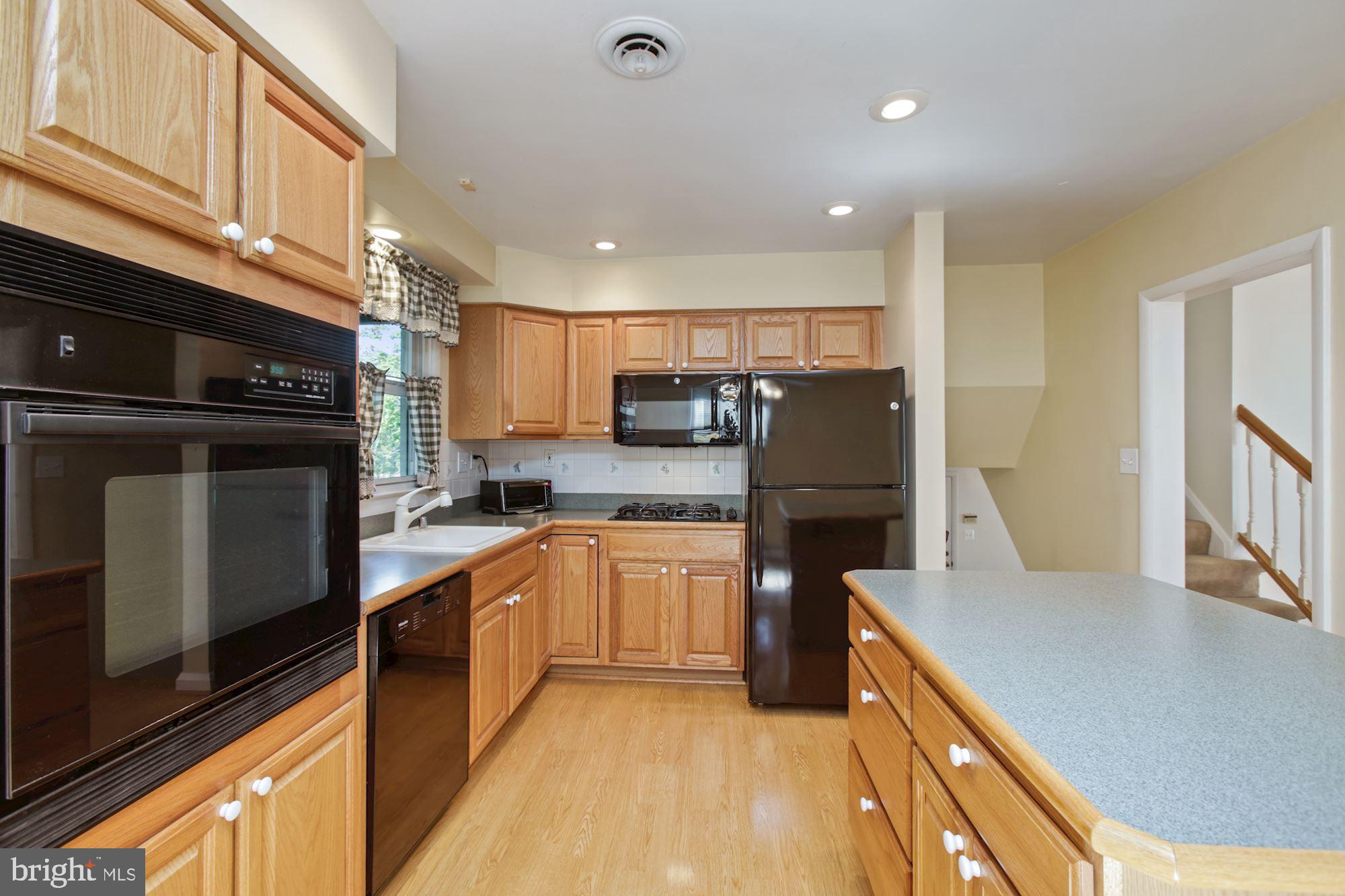 1921 Clifden Road Baltimore, MD 21228 - Photo 10 of 36 Kitchen