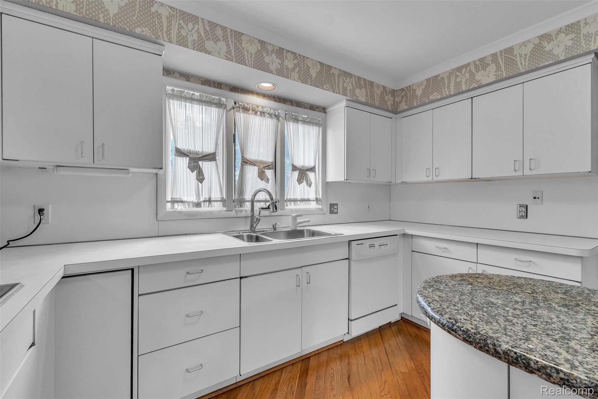 5520 Ridgewood Road West Bloomfield, MI 48322 - Photo 24 of 52 ridgewood-24.jpg
