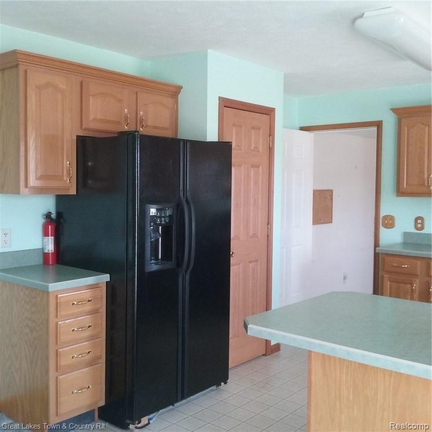 3065 West Sutton Road Lapeer, MI 48446 - Photo 7 of 19 Kitchen 2.jpg