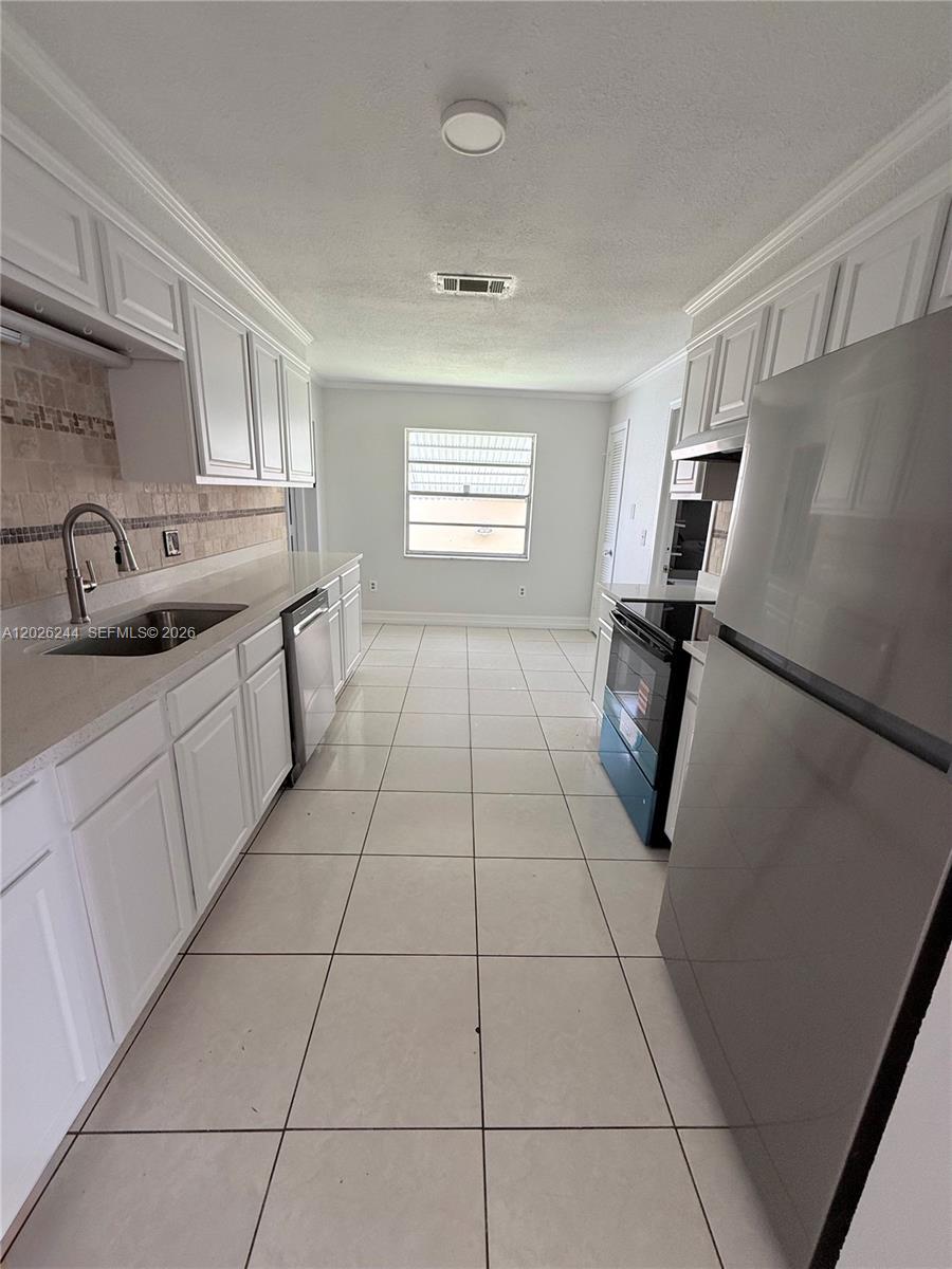 22217 Southwest 61st Avenue Boca Raton, FL 33428 - Photo 14 of 32