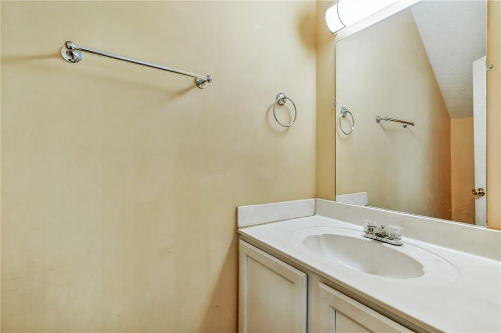 4047 Elm Street Atlanta, GA 30341 - Photo 5 of 17