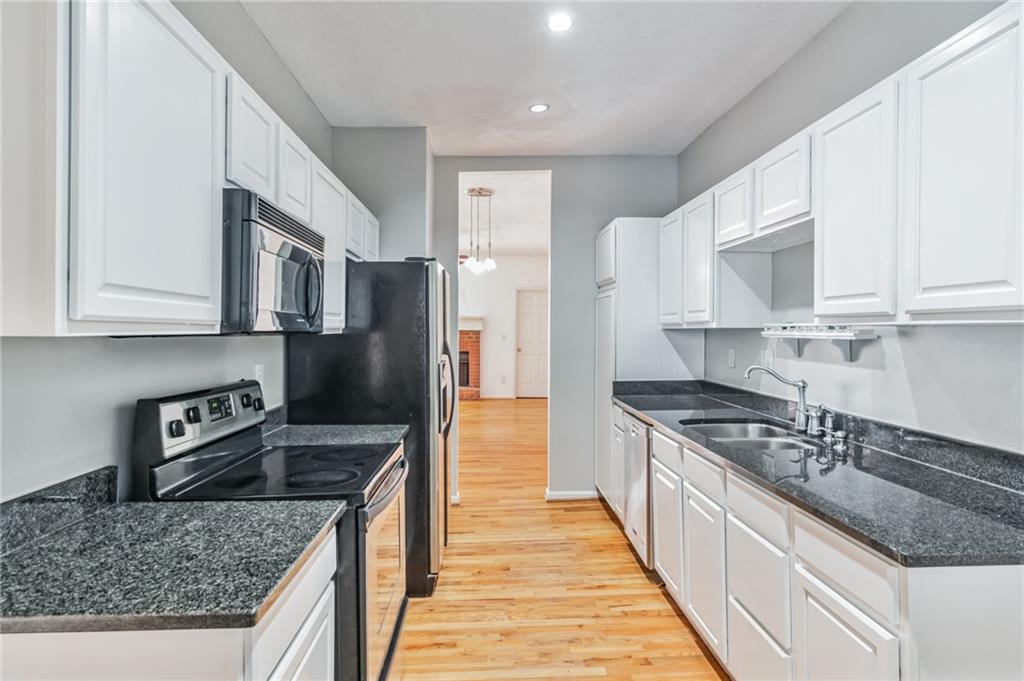 4047 Elm Street Atlanta, GA 30341 - Photo 8 of 17