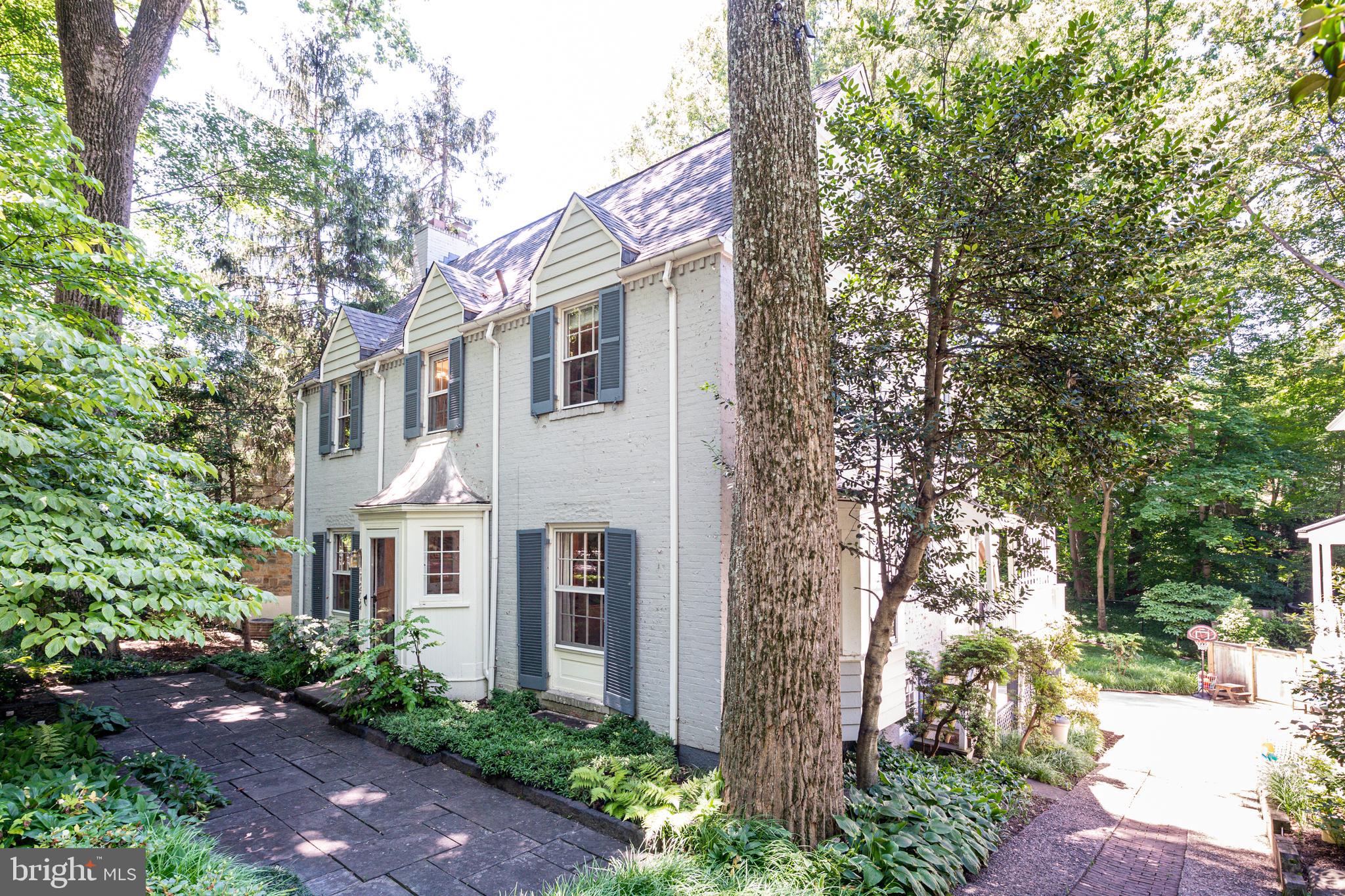 Beautifully maintained Colonial built in 1928