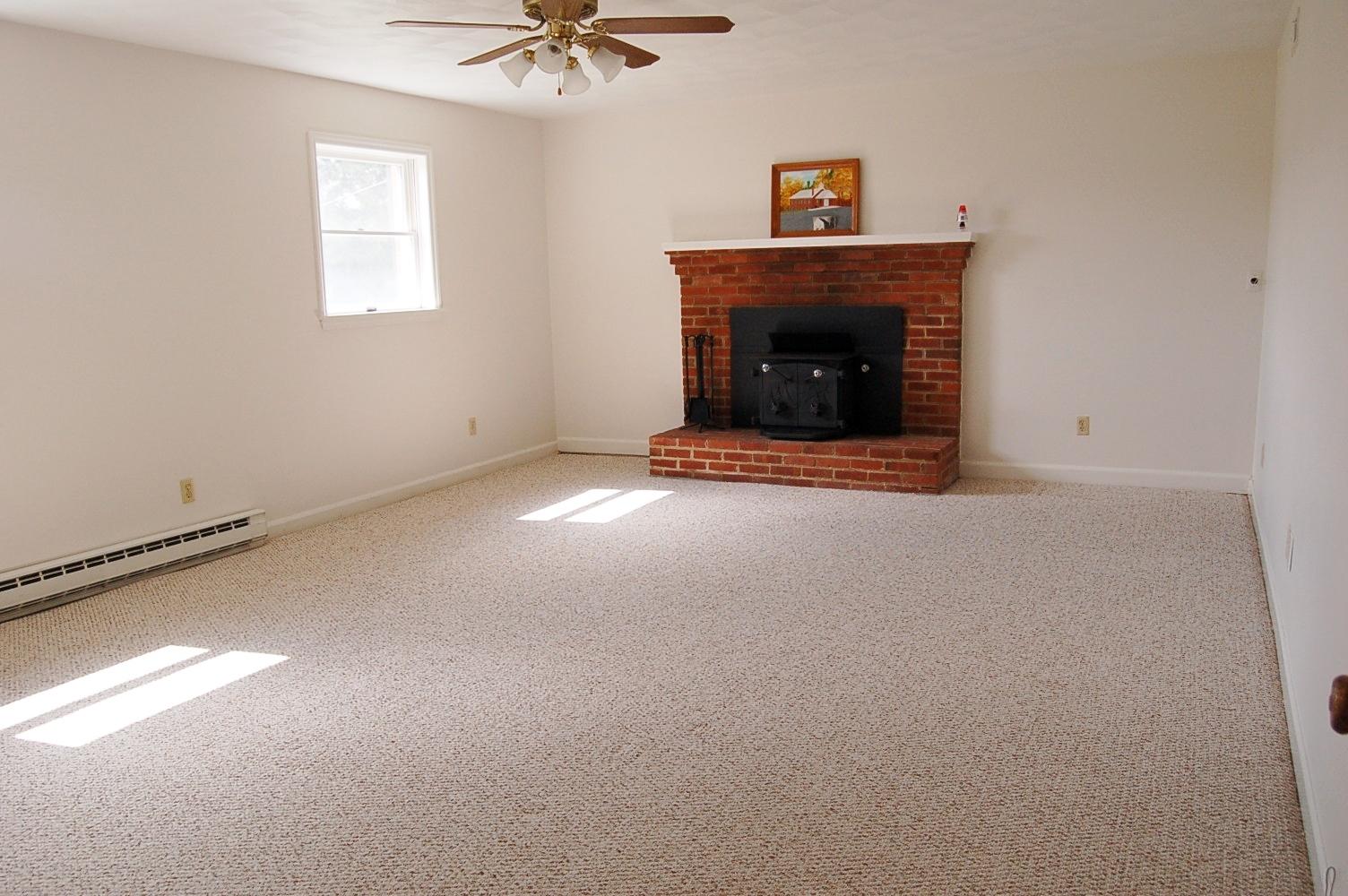 2035 Botetourt Road Fincastle, VA 24090 - Photo 23 of 36 Church fam rm