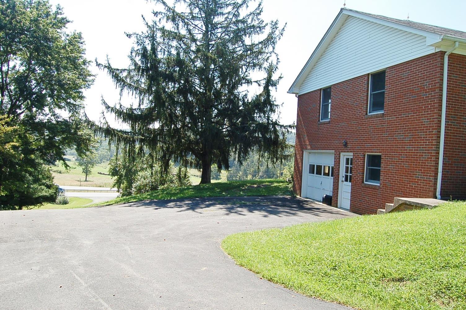 2035 Botetourt Road Fincastle, VA 24090 - Photo 25 of 36 Church garage