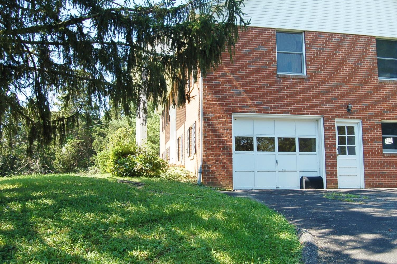 2035 Botetourt Road Fincastle, VA 24090 - Photo 26 of 36 Church man door