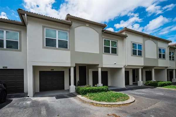 $3,075 | 913 Normandy Trace Road, Unit 913, Tampa, FL 33602