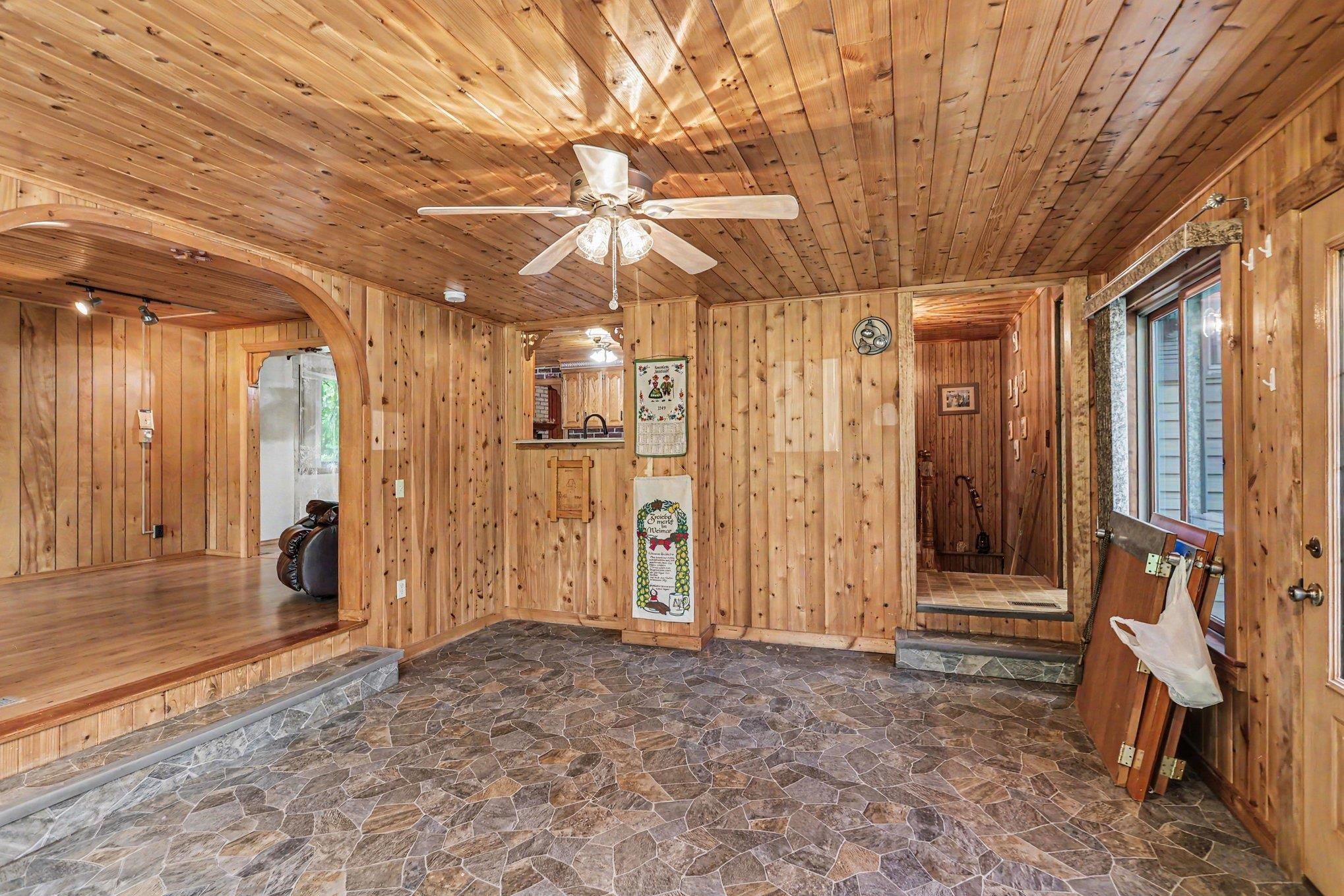 2437 Amelith Road Bay City, MI 48706 - Photo 16 of 36