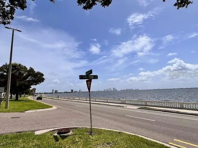 $2,100 | 4015 Bayshore Boulevard, Unit 15A, Tampa, FL 33611