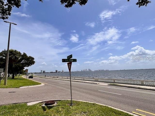 4015 Bayshore Boulevard, Unit 15A Tampa, FL 33611 - Photo 28 of 28 a view of a outdoor space