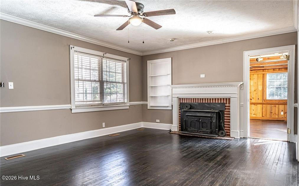 817 Aberdeen Road Laurinburg, NC 28352 - Photo 3 of 21 Family room