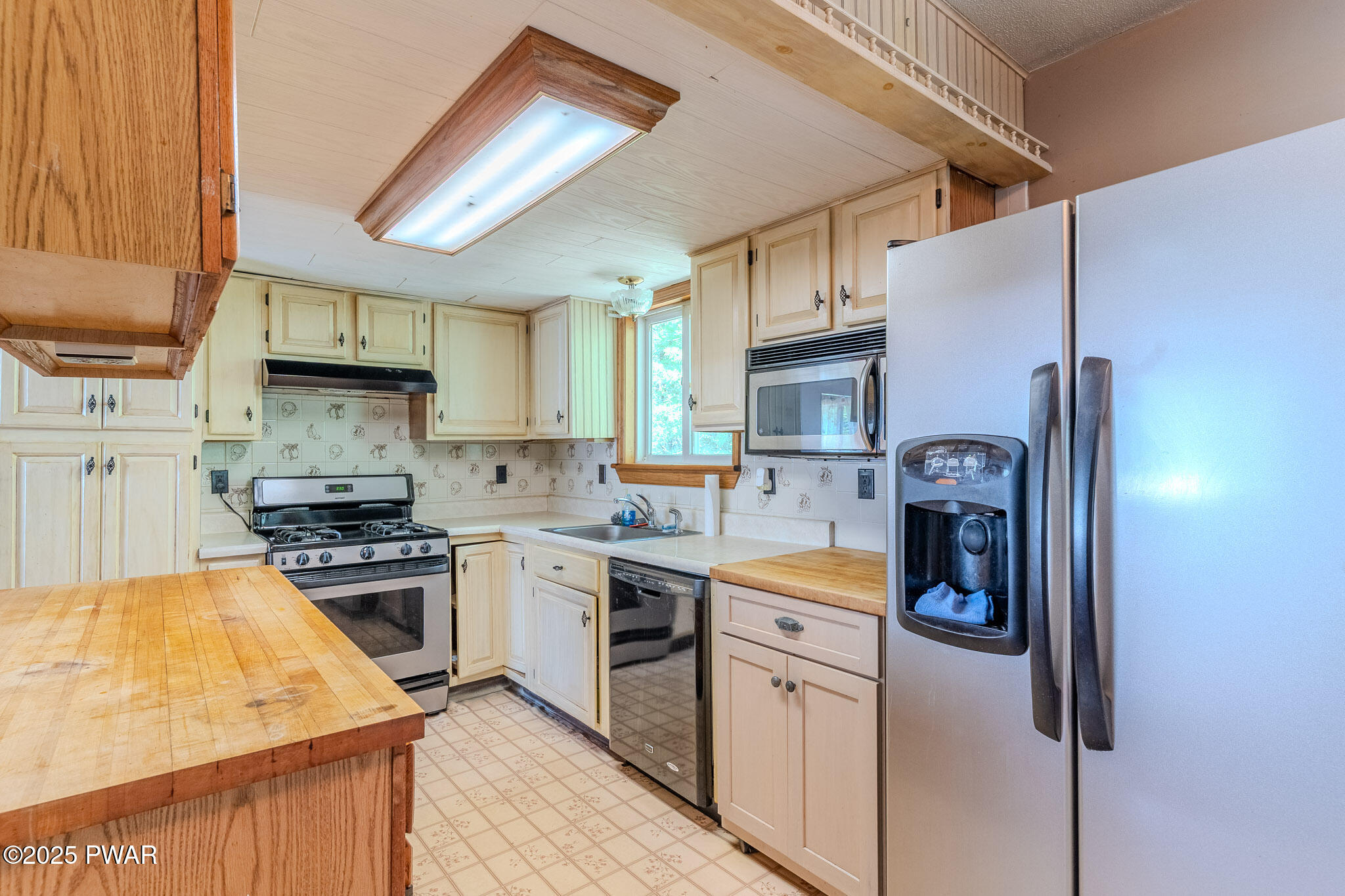 180 Urban Road Hawley, PA 18428 - Photo 4 of 77 A-5